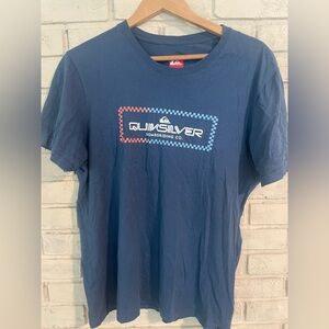 QUIKSILVER Men’s graphic tee. Size L. EUC